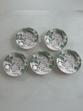 Lion Motif Porcelain Plates